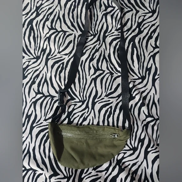 Boy Olive Green zip Crossbody Mini Bag - Picture 4 of 6